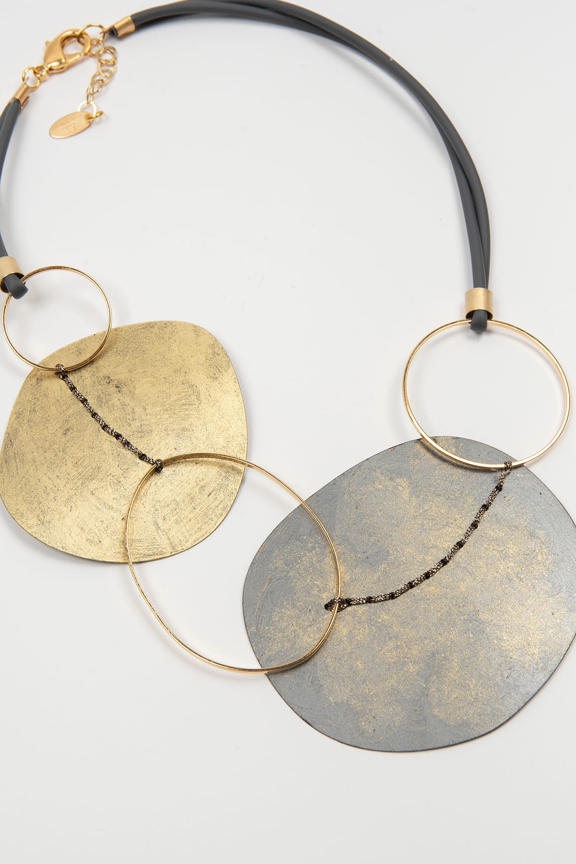 Collar Nira gris FL Private Collection