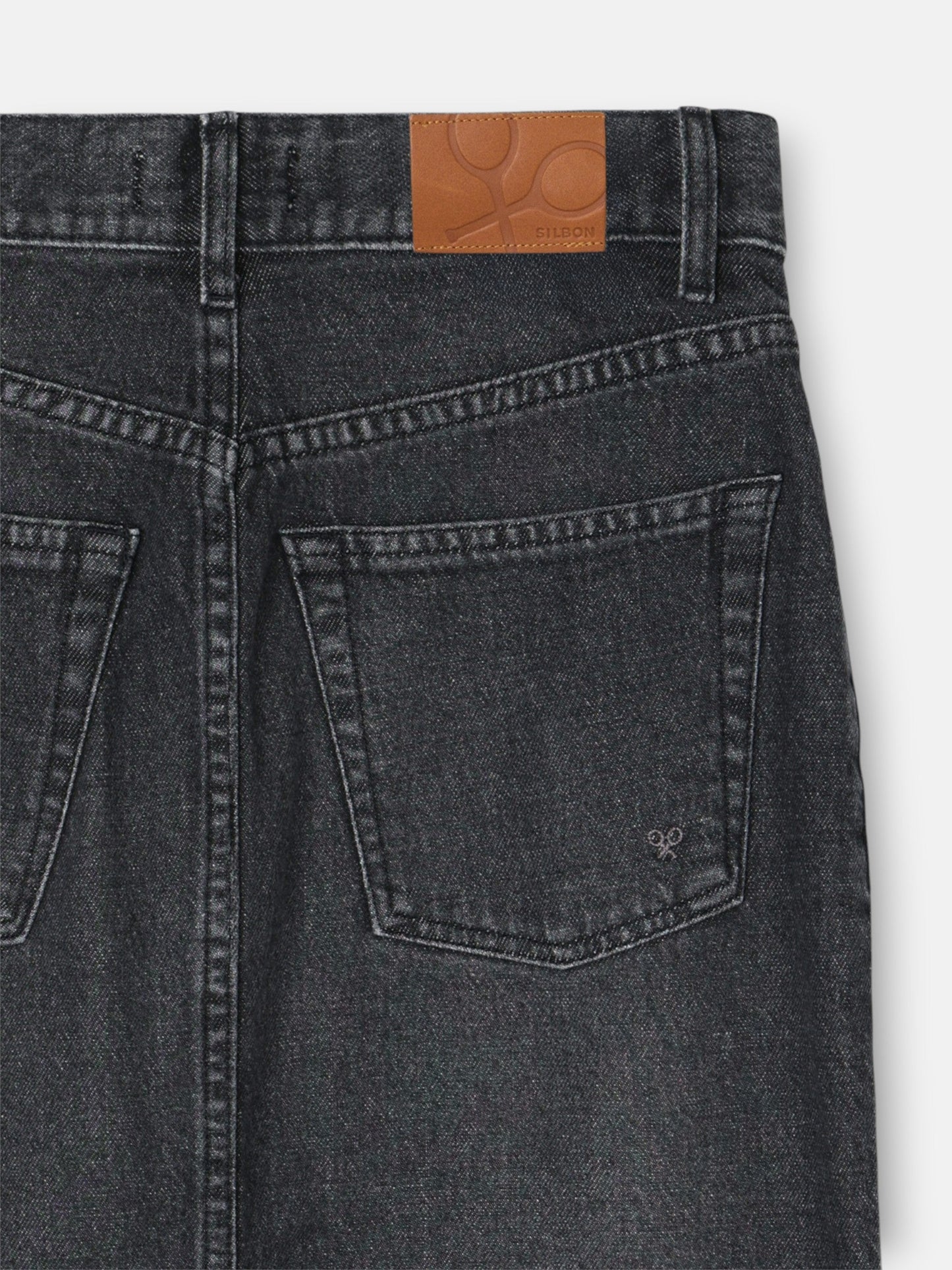 Falda midi recta hebilla denim gris