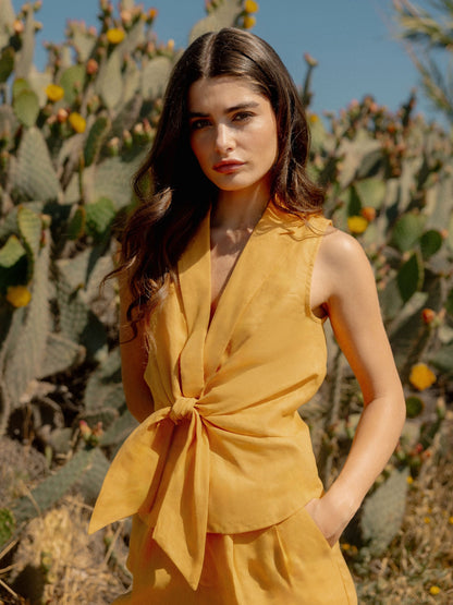 Top solapas lino amarillo