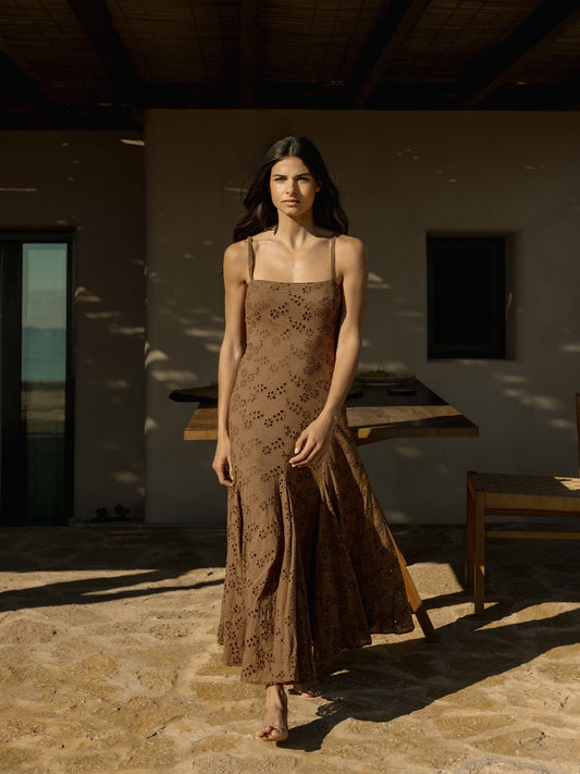 Vestido midi bordados marron