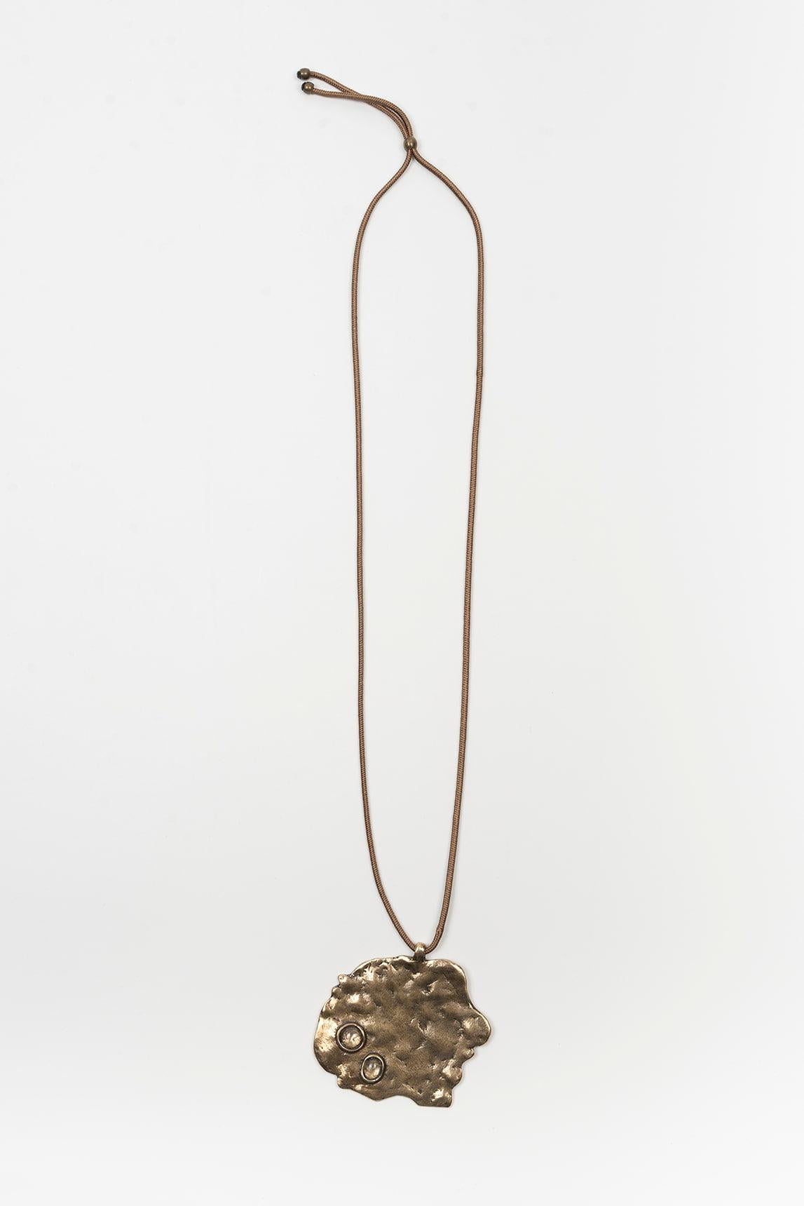 Collar Ardelle Latón