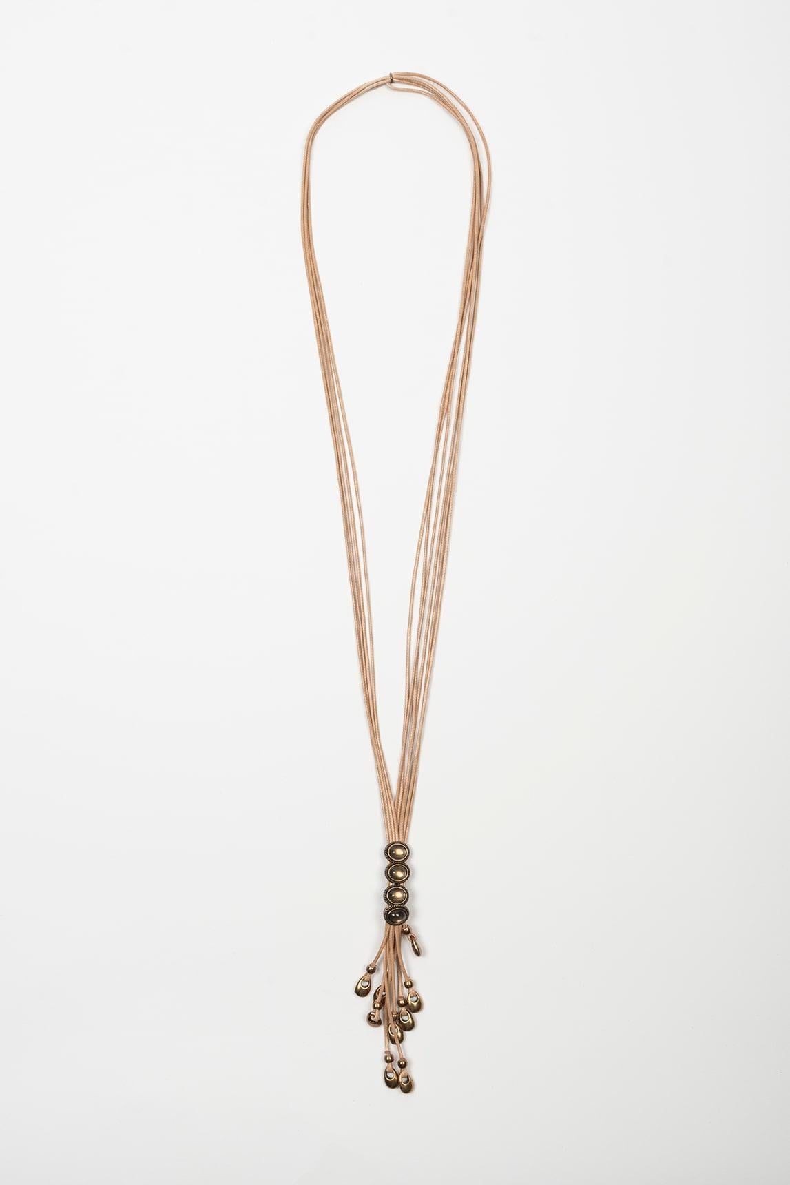 Collar Selvara detalles Latón
