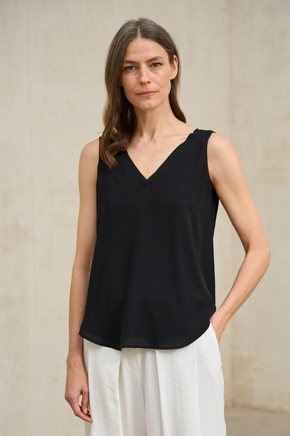 Top Inès negro