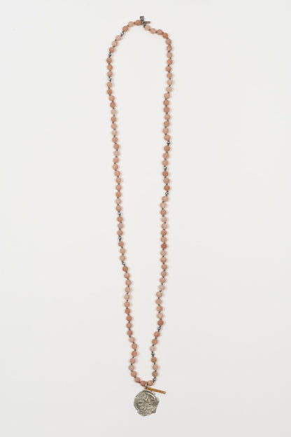 Collar Arvyn rosa empolvado