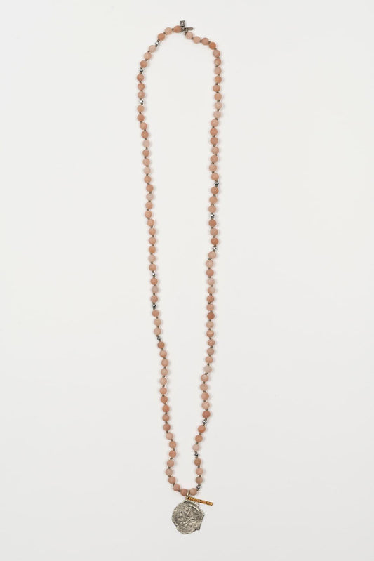 Collar Arvyn rosa empolvado