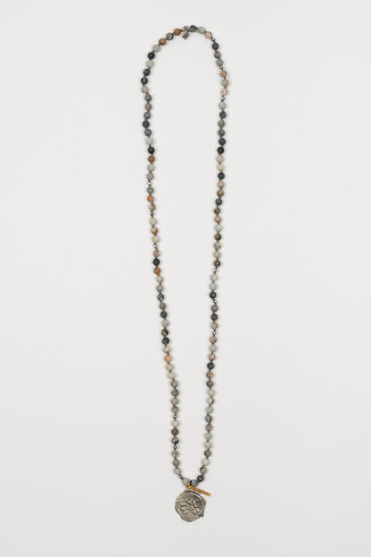 Collar Arvyn gris claro