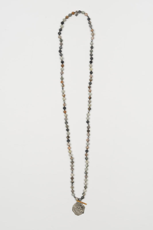 Collar Arvyn gris claro