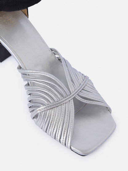 Sandalia tacon piel combinada negro y plata