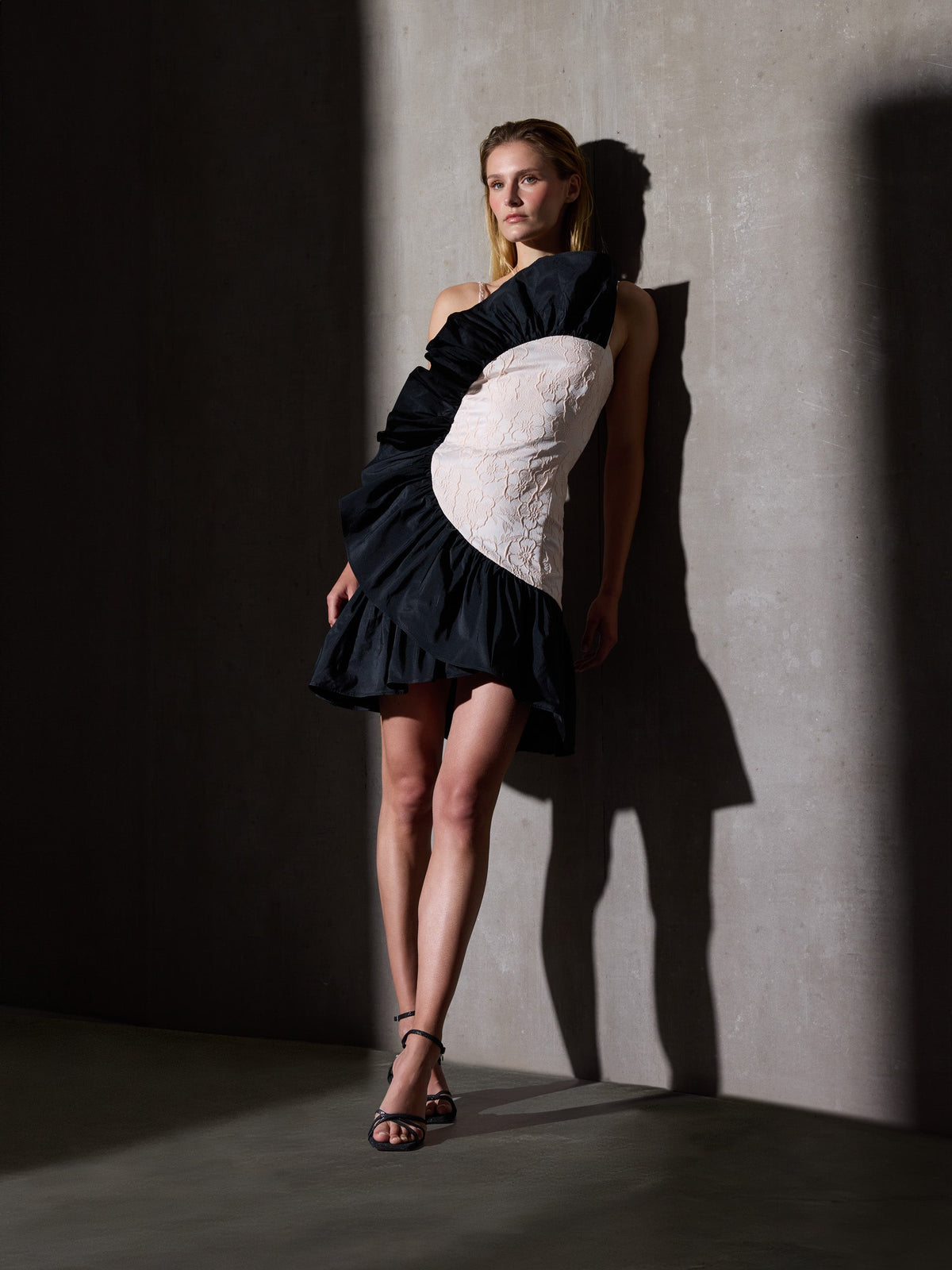 Vestido CaprileXSilbon bicolor volante marfil