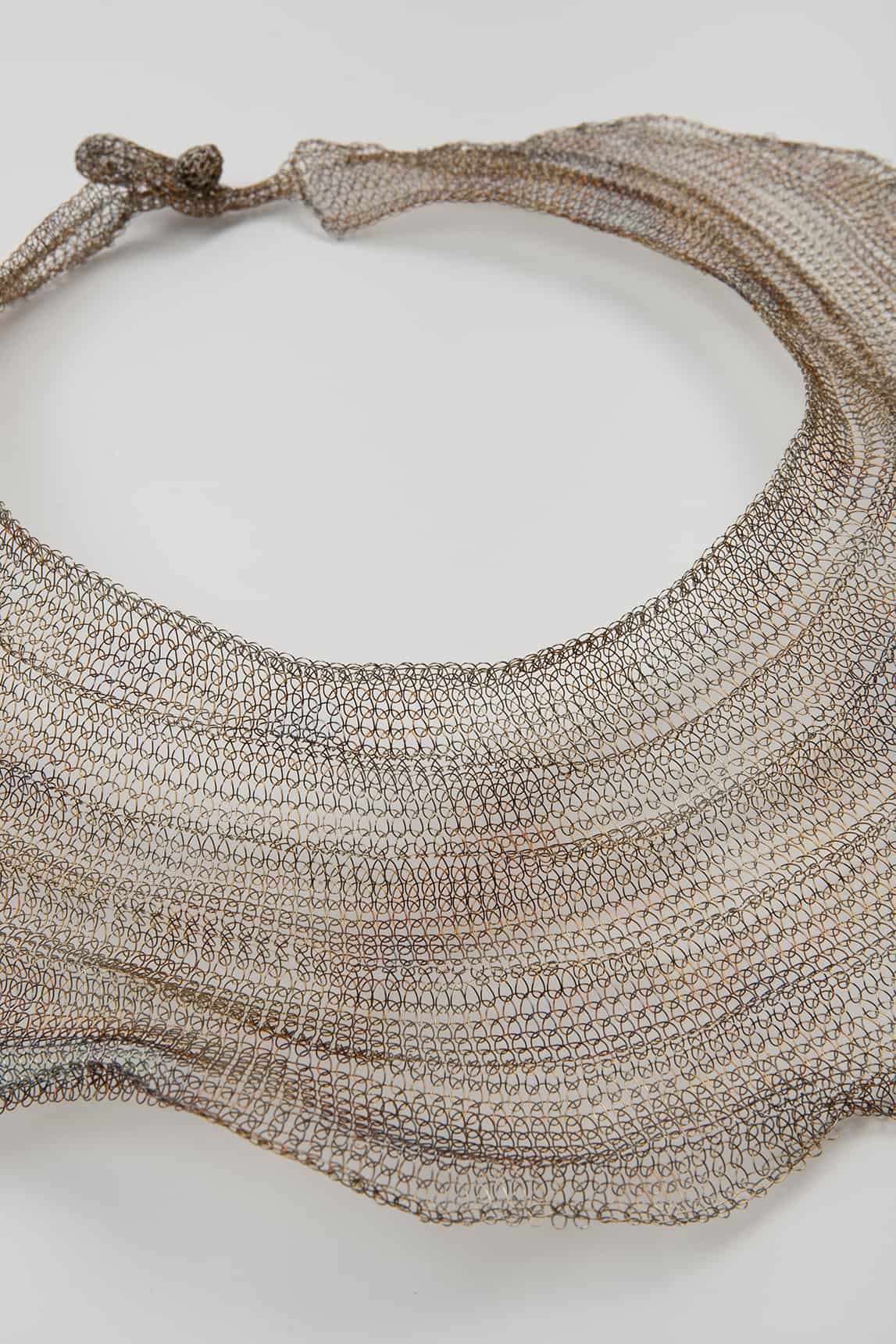Collar Piamonte malla ocre
