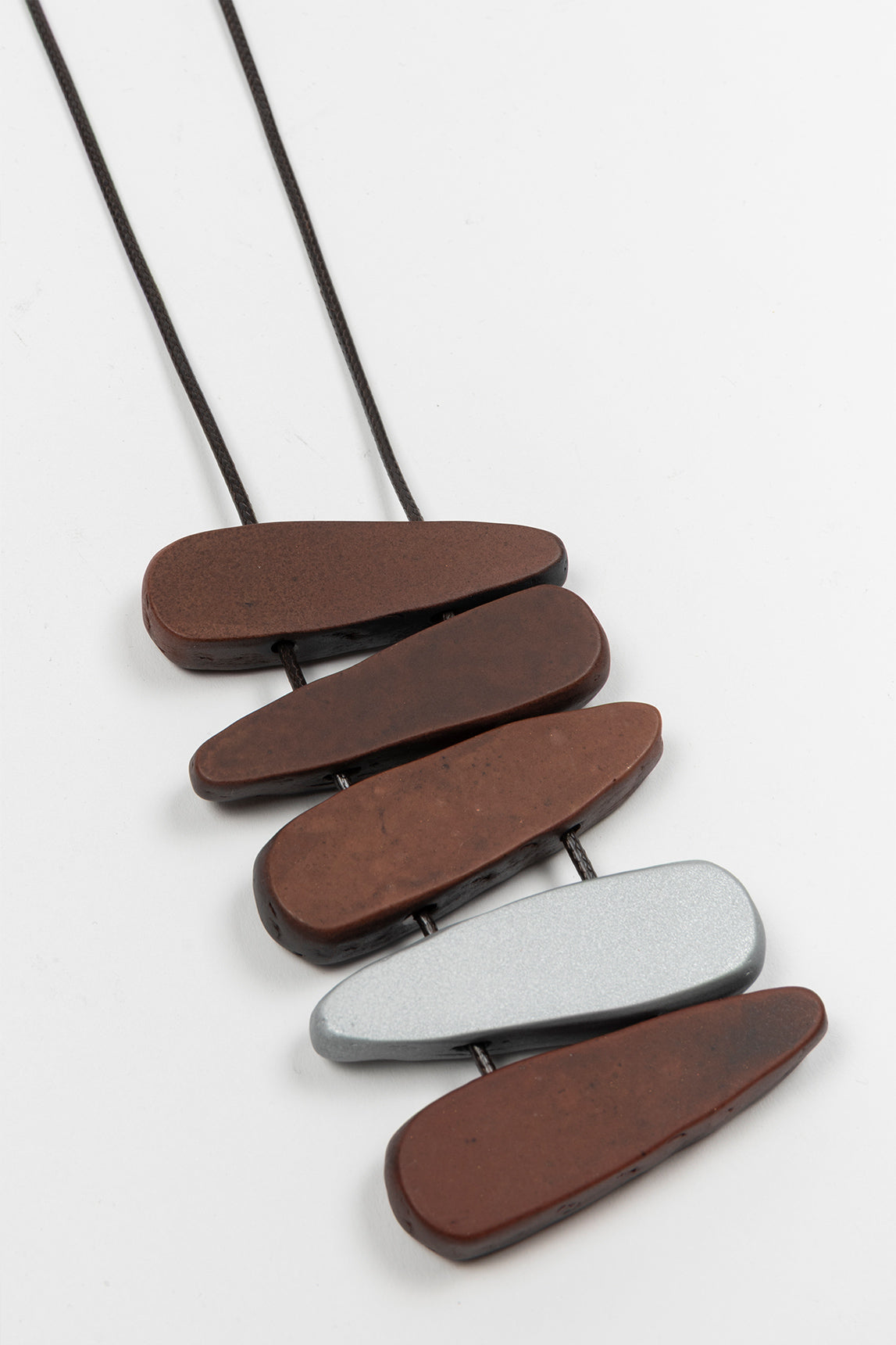 Collar Era madera y plata