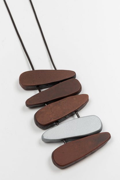 Collar Era madera y plata