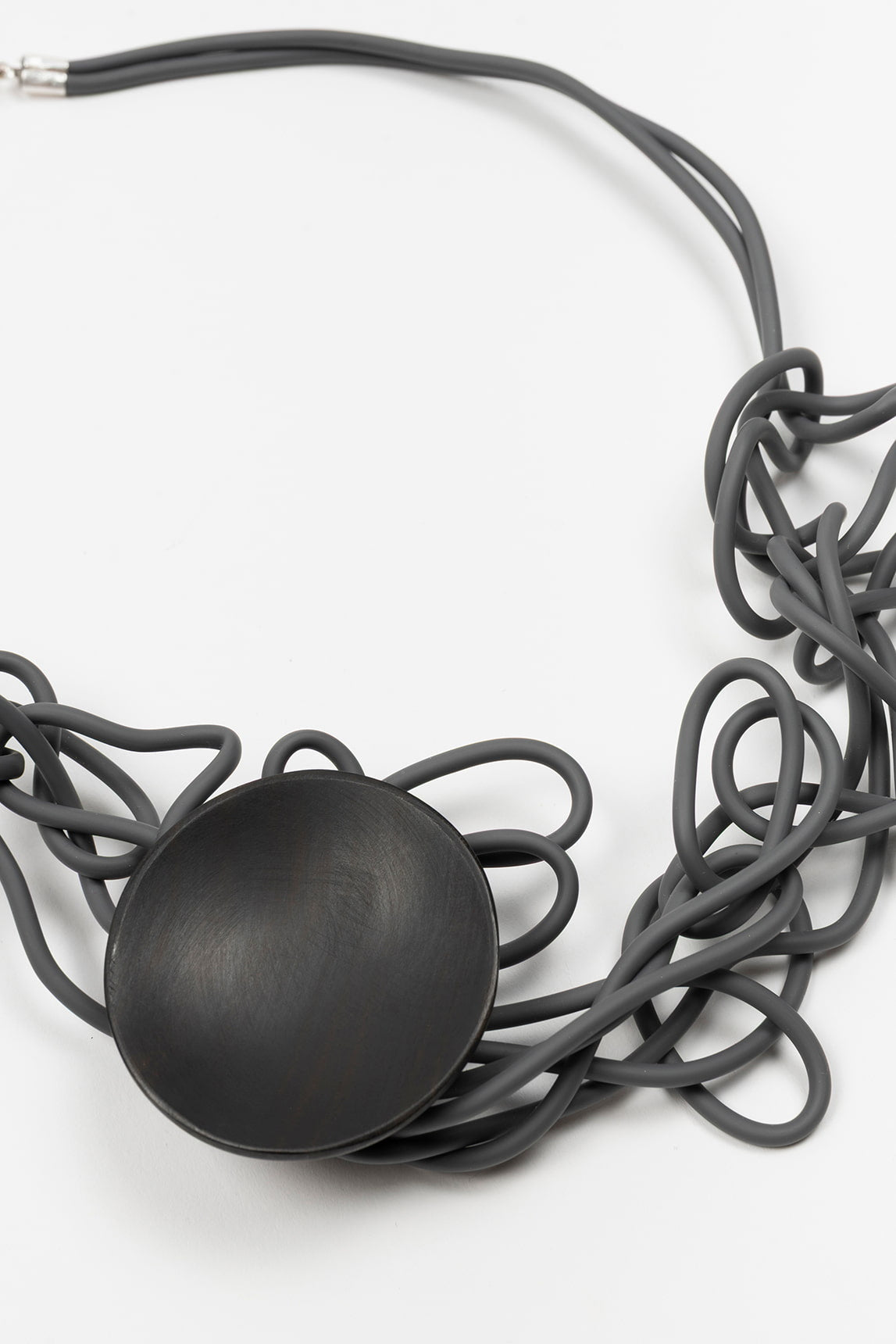 Collar Nudo gris FL Private Collection