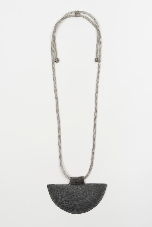 Collar malla plateada