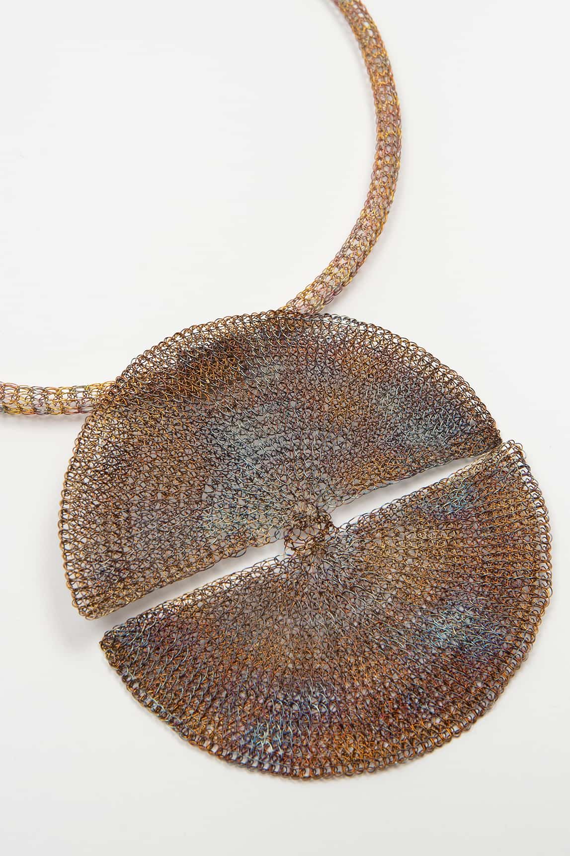 Collar Solaris malla bronce