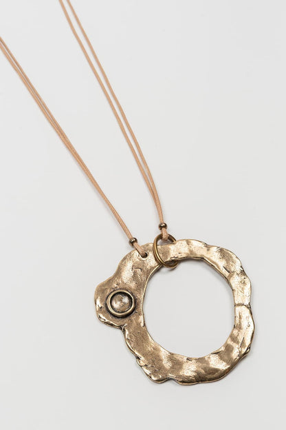 Collar Orvella Latón