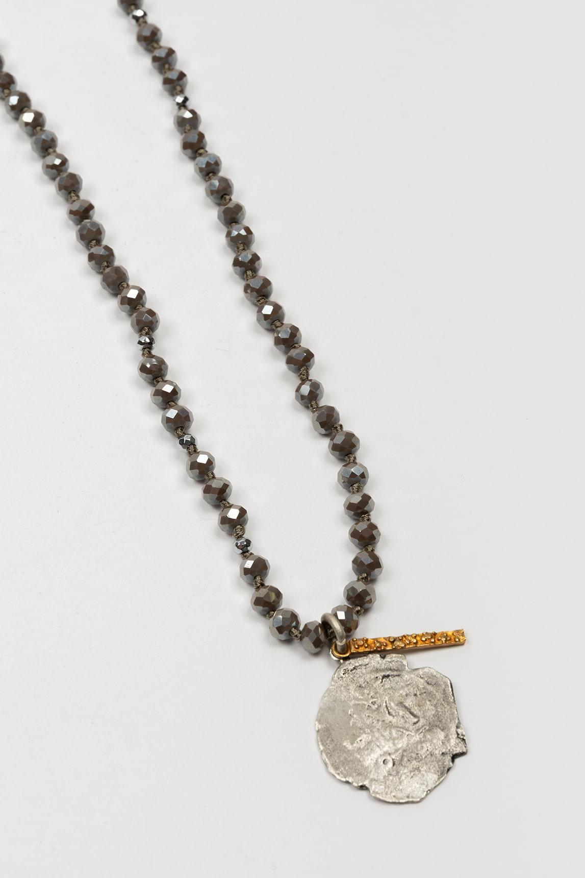 Collar Arvyn gris oscuro