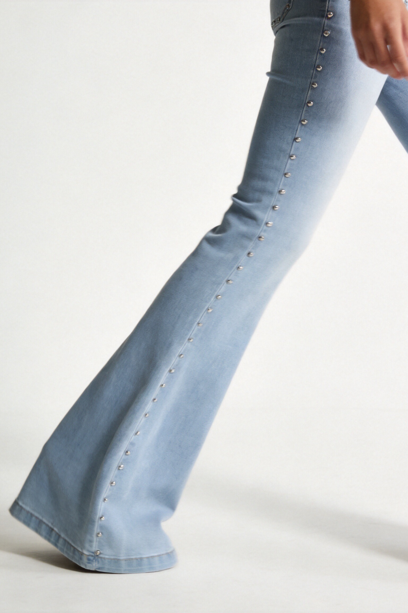 JEANS TEEN TACHUELAS