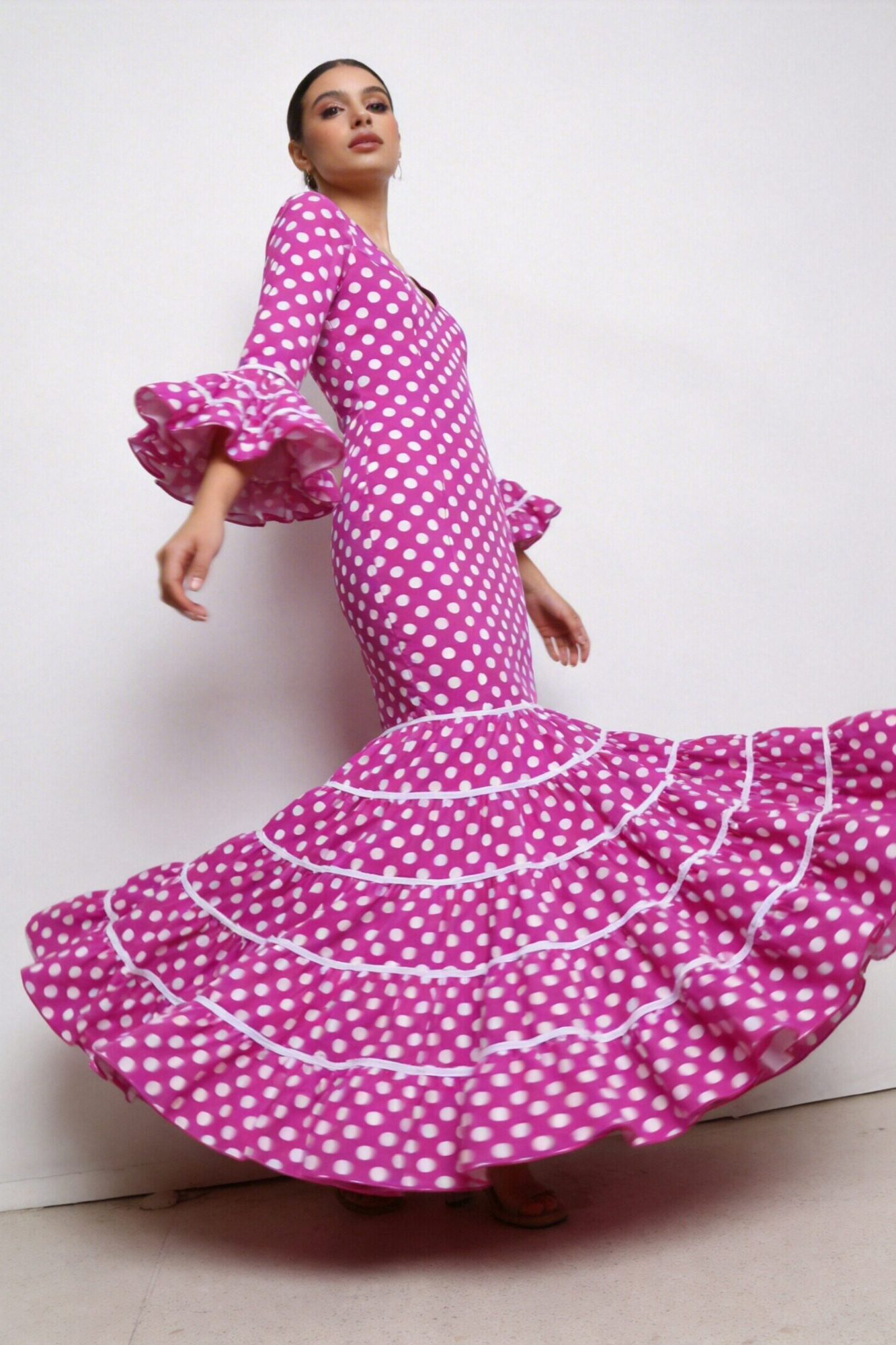 TRAJE FLAMENCA SRA ROSALÍA LUNARES MEDIANOS