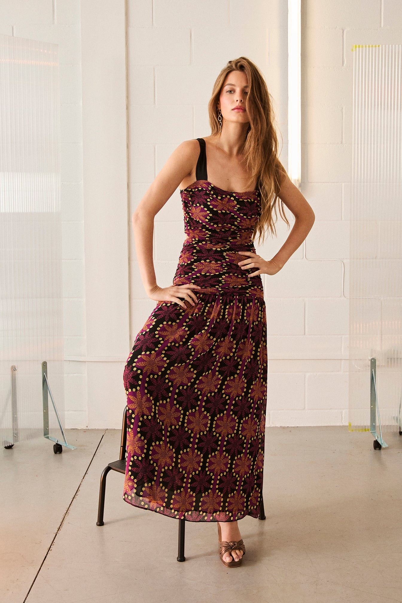 VESTIDO MIDI CUT OUTS MAURA