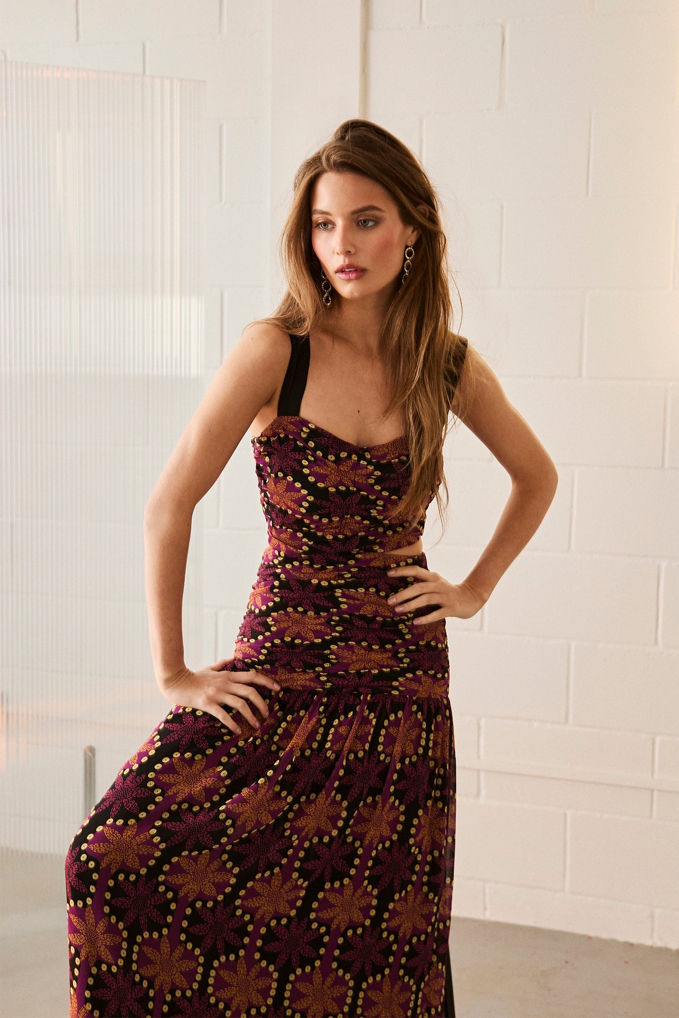VESTIDO MIDI CUT OUTS MAURA