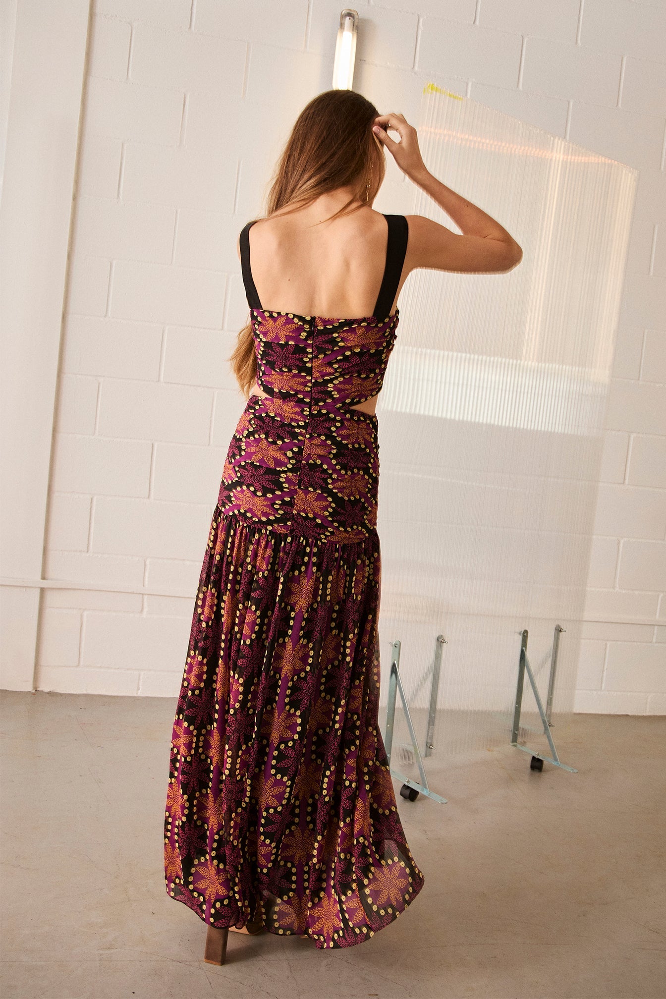 VESTIDO MIDI CUT OUTS MAURA