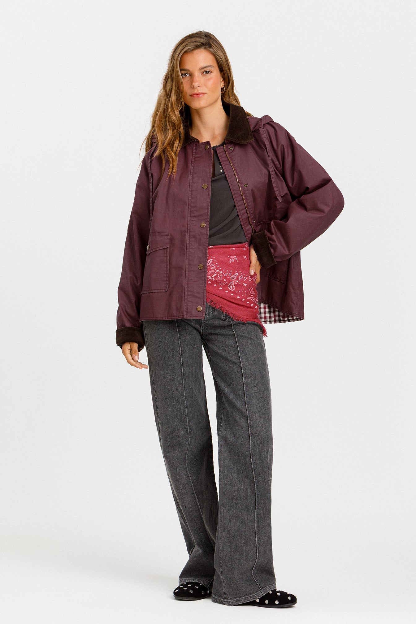 BLUSA ABERTURAS TACHAS