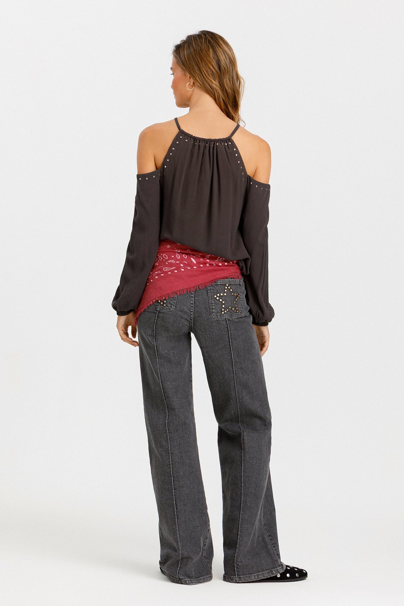 BLUSA ABERTURAS TACHAS