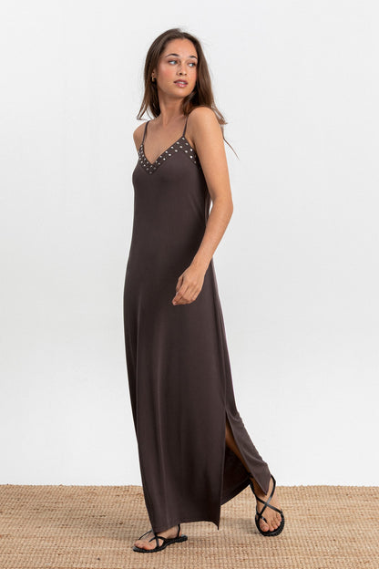 VESTIDO MODAL TACHAS ESCOTE