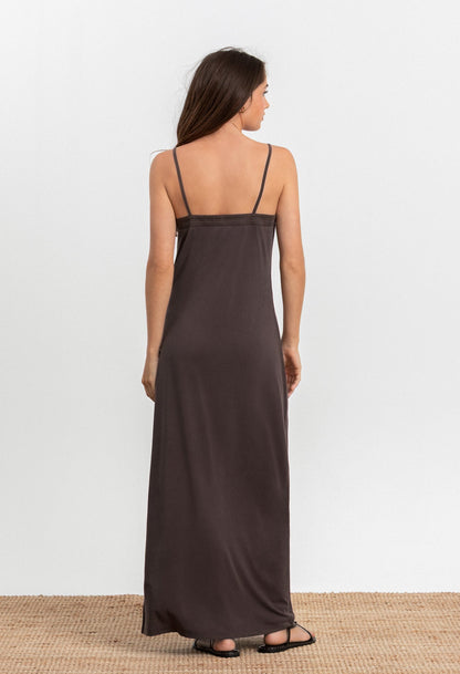 VESTIDO MODAL TACHAS ESCOTE