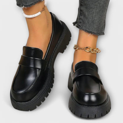 Andrea - Mocasines Femeninos con Diseño Ortopédico y Tacones de Satén