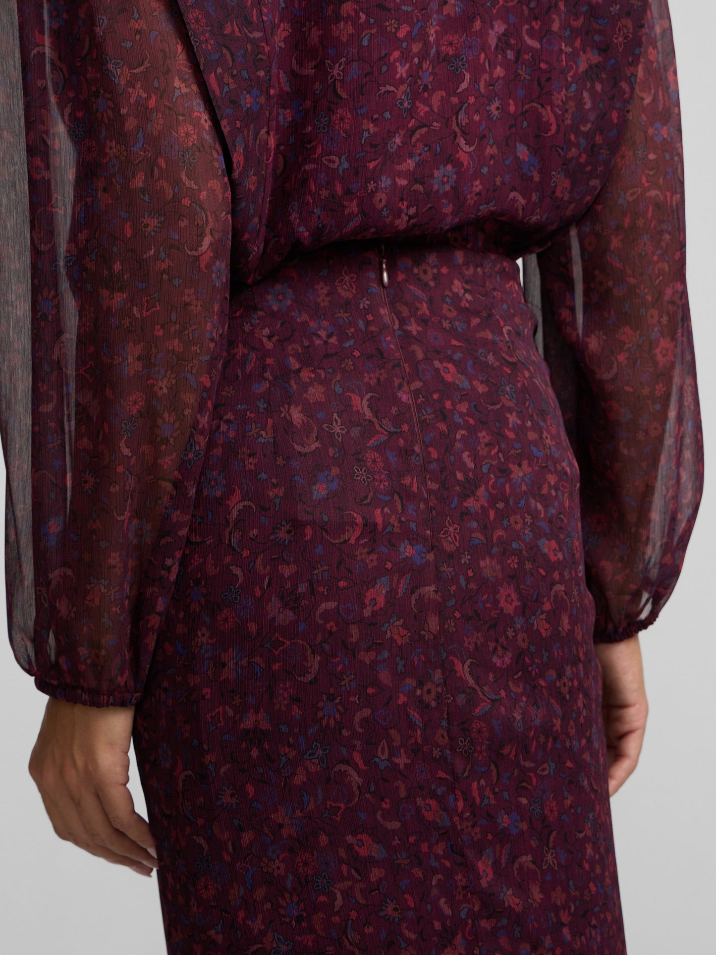 Falda midi drapeado central flores granate