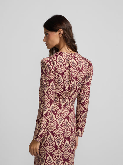 Vestido largo drapeado estampado ikat granate