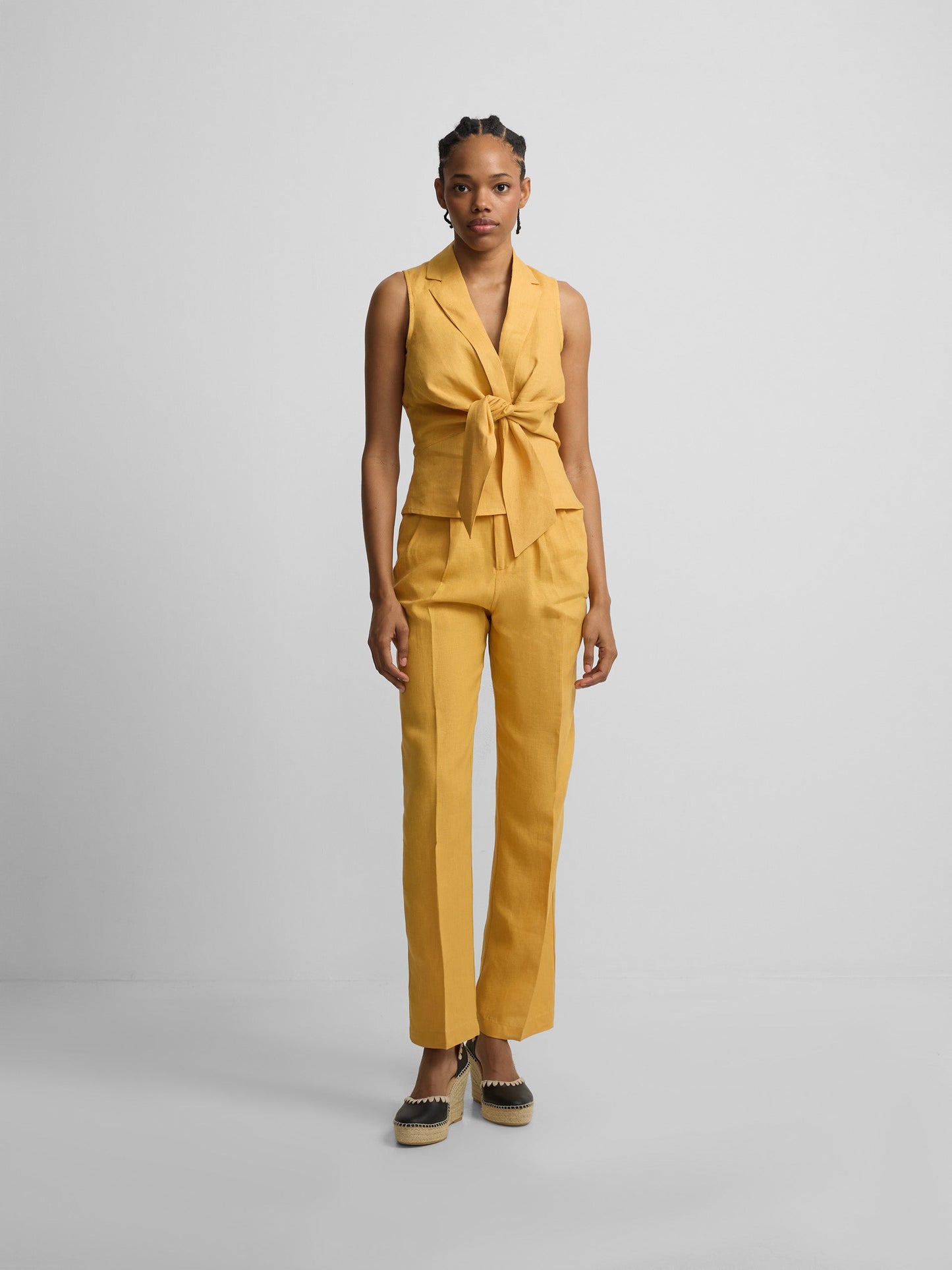 Top solapas lino amarillo