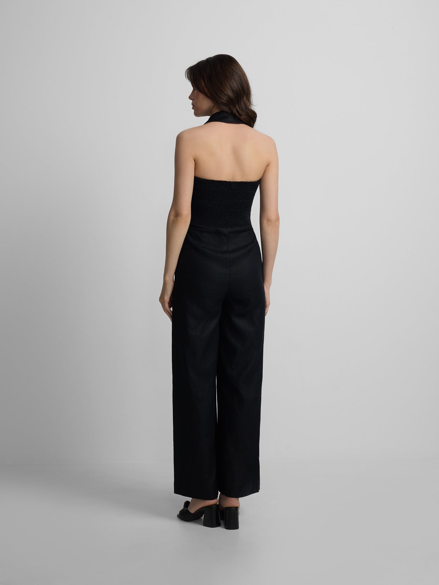 Mono halter lino negro