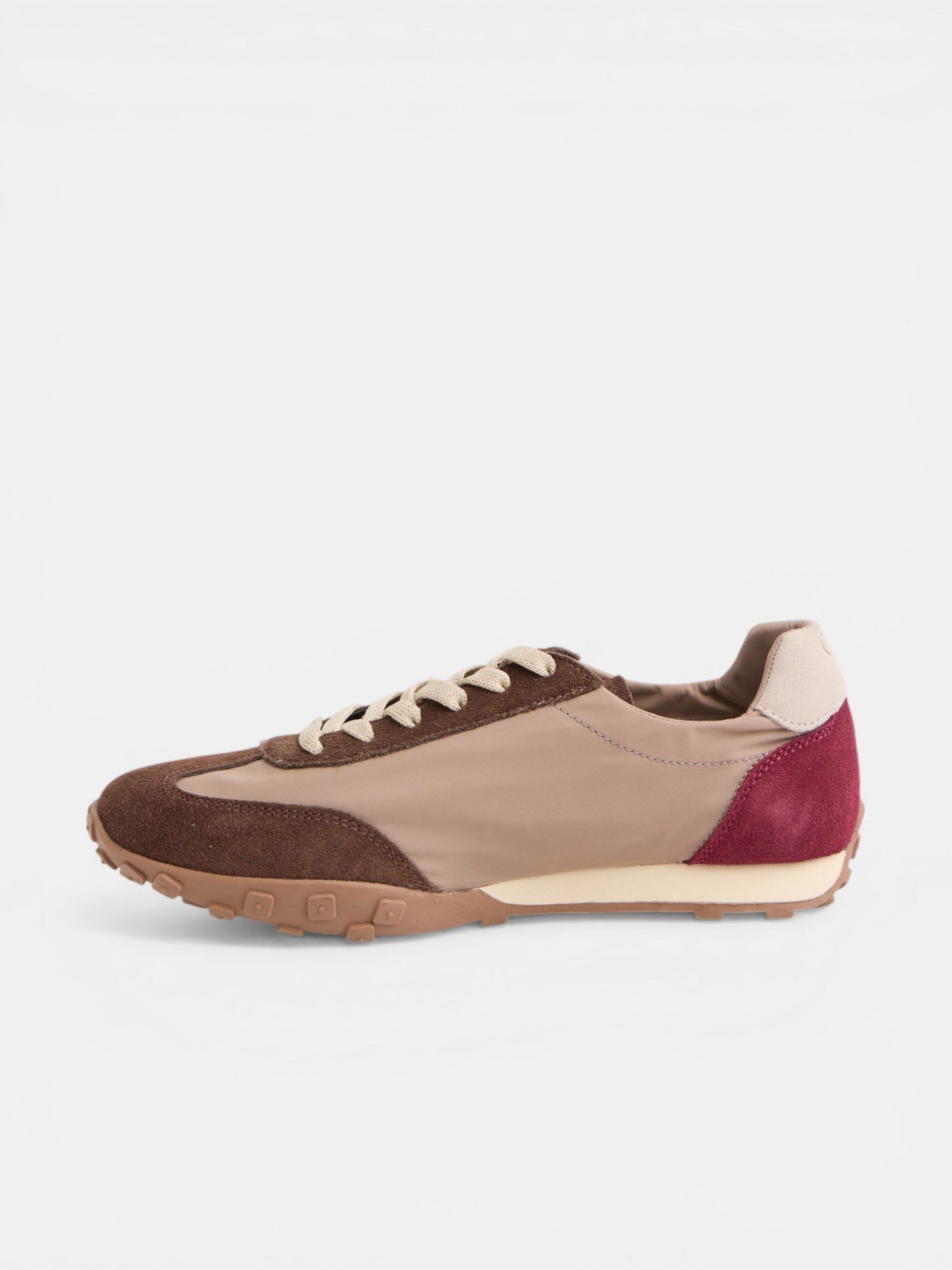 Zapatilla running marrones