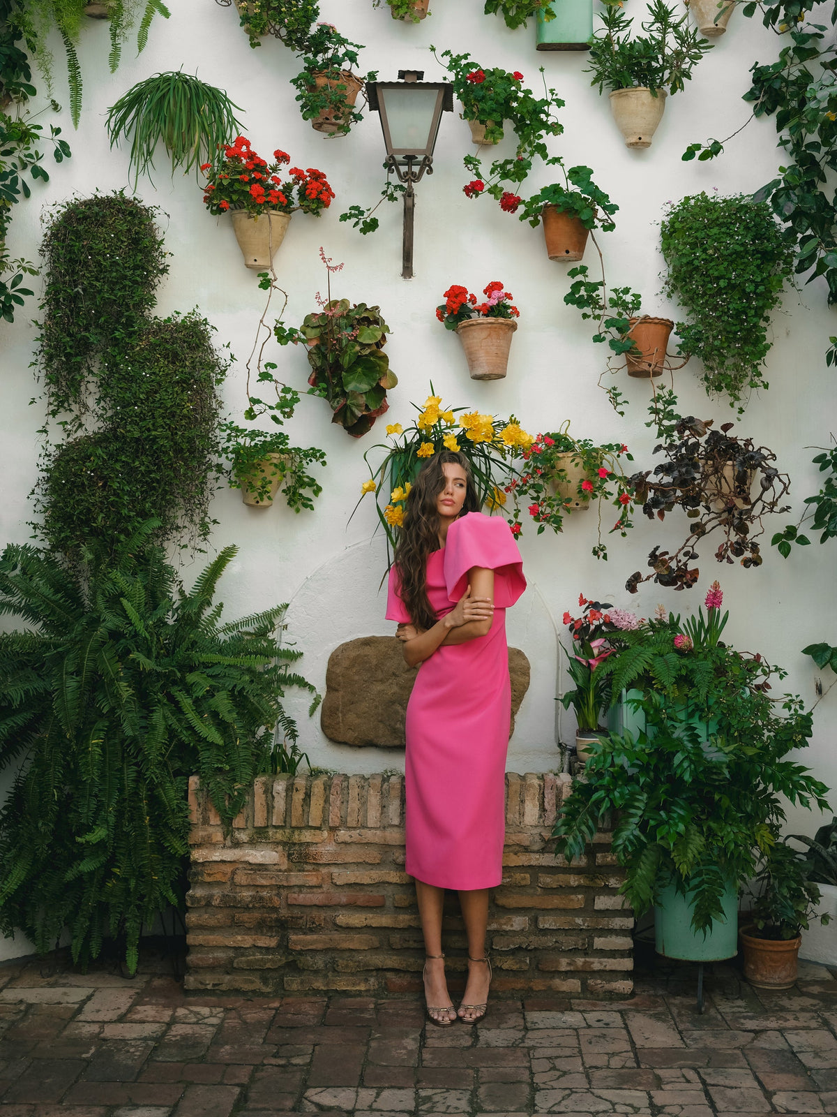 Vestido event collection midi manga abullonada rosa