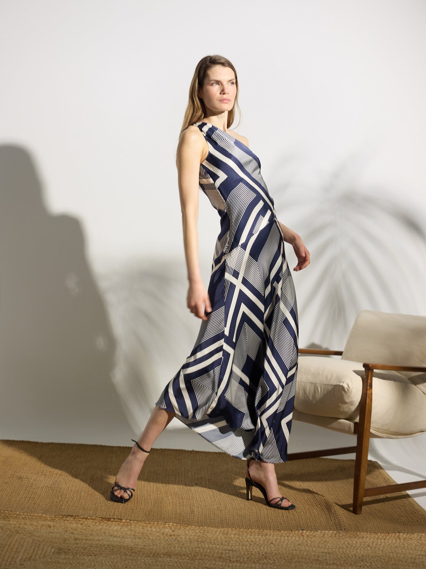 Vestido midi unique asimetrico estampado azul
