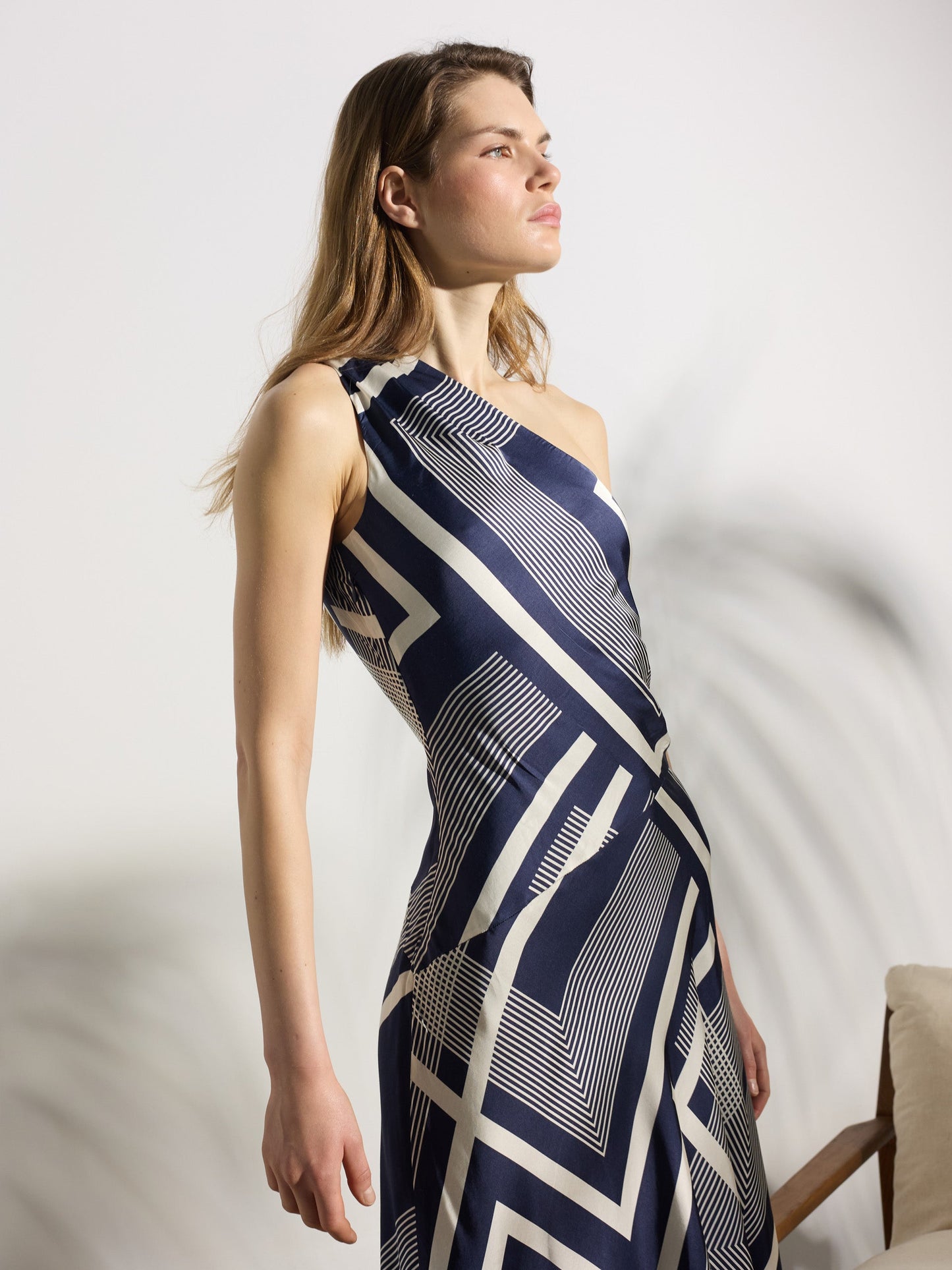 Vestido midi unique asimetrico estampado azul