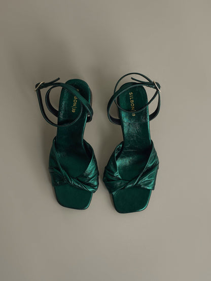 Sandalia tacón metalizada verde