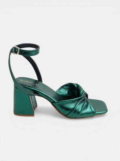 Sandalia tacón metalizada verde