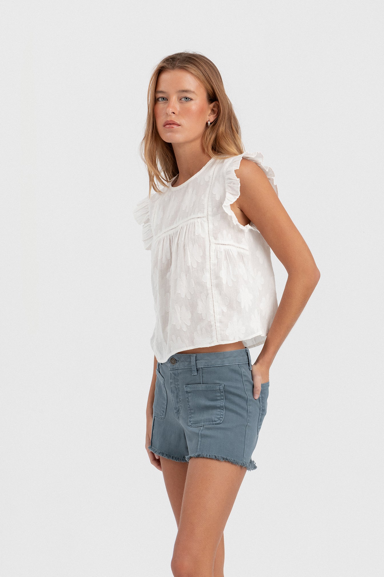BLUSA DETALLE FLORES