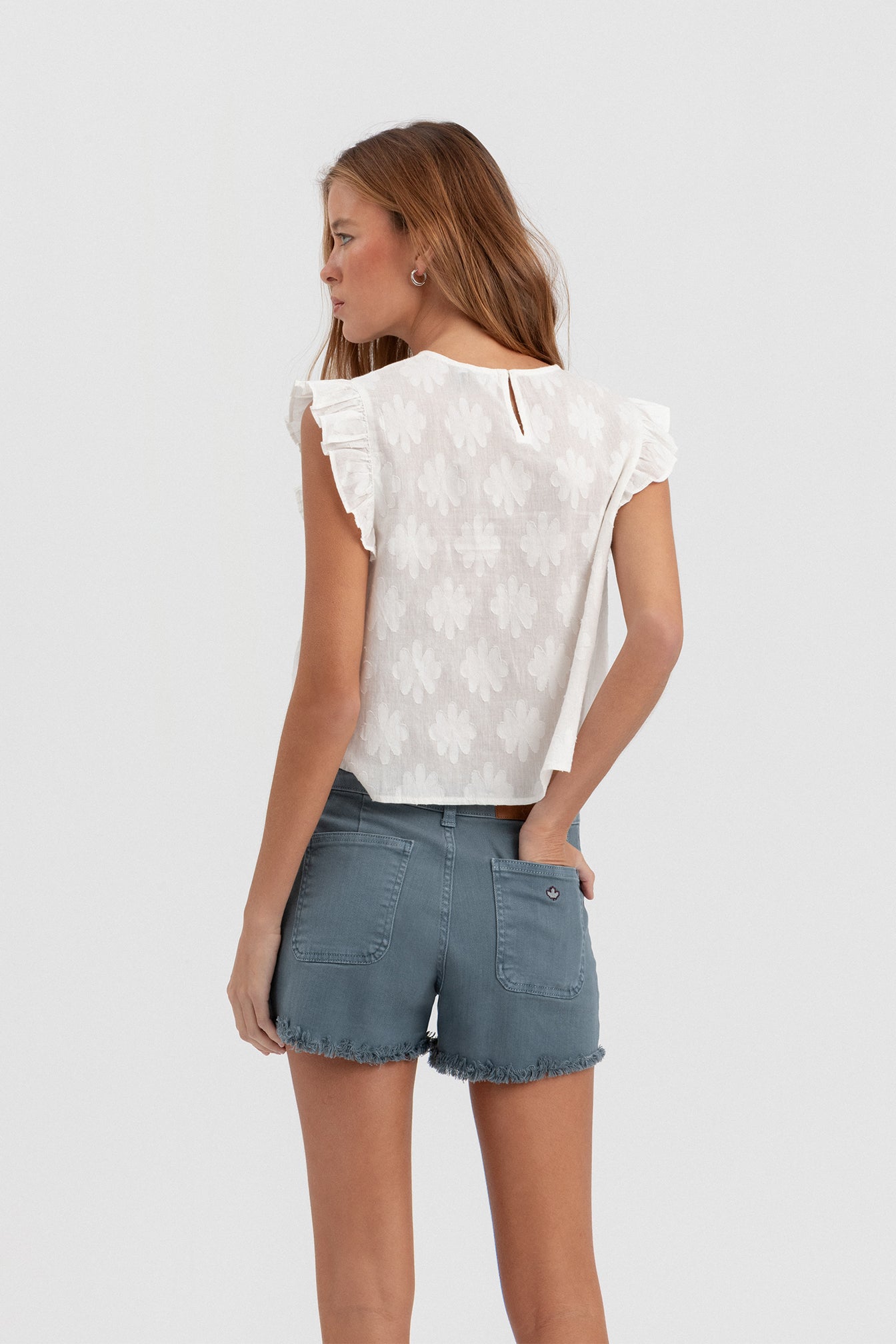 BLUSA DETALLE FLORES