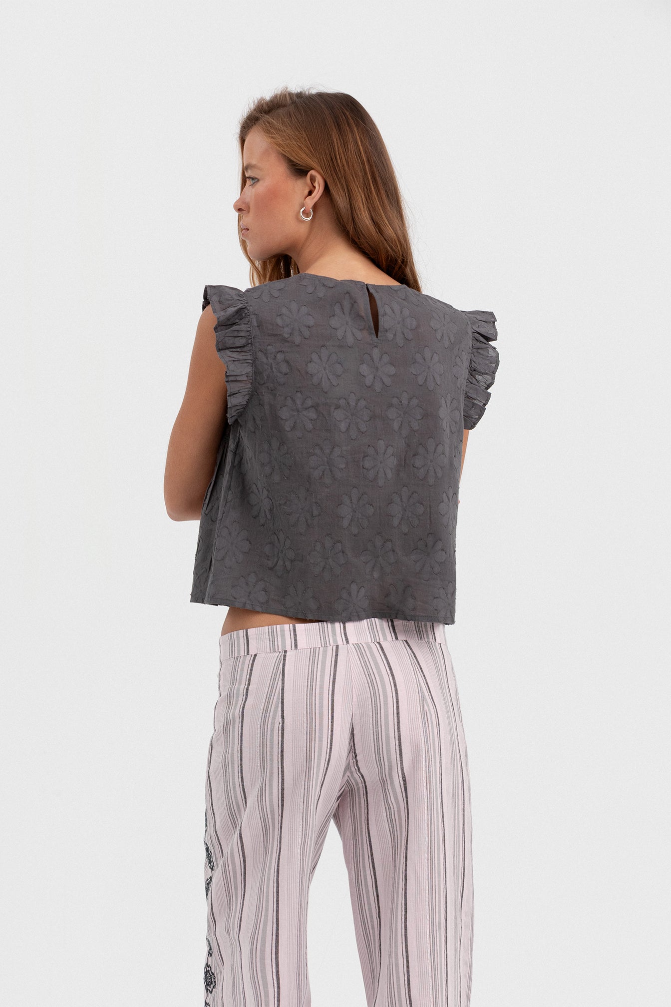 BLUSA DETALLE FLORES