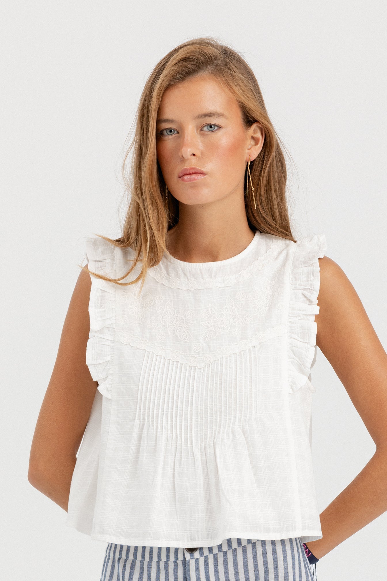 BLUSA BORDADA JARETAS