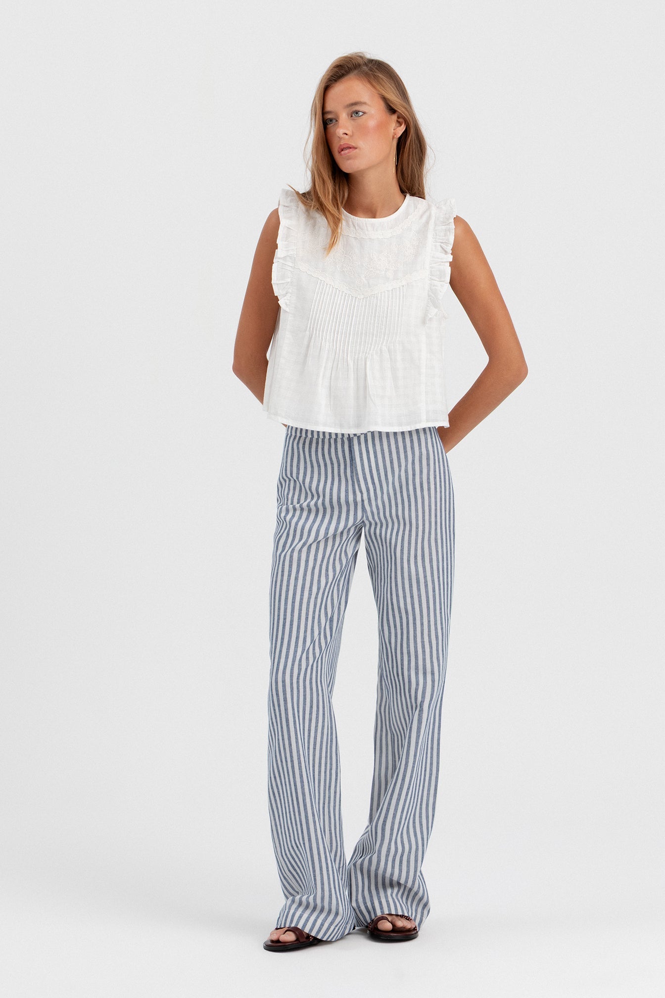 BLUSA BORDADA JARETAS