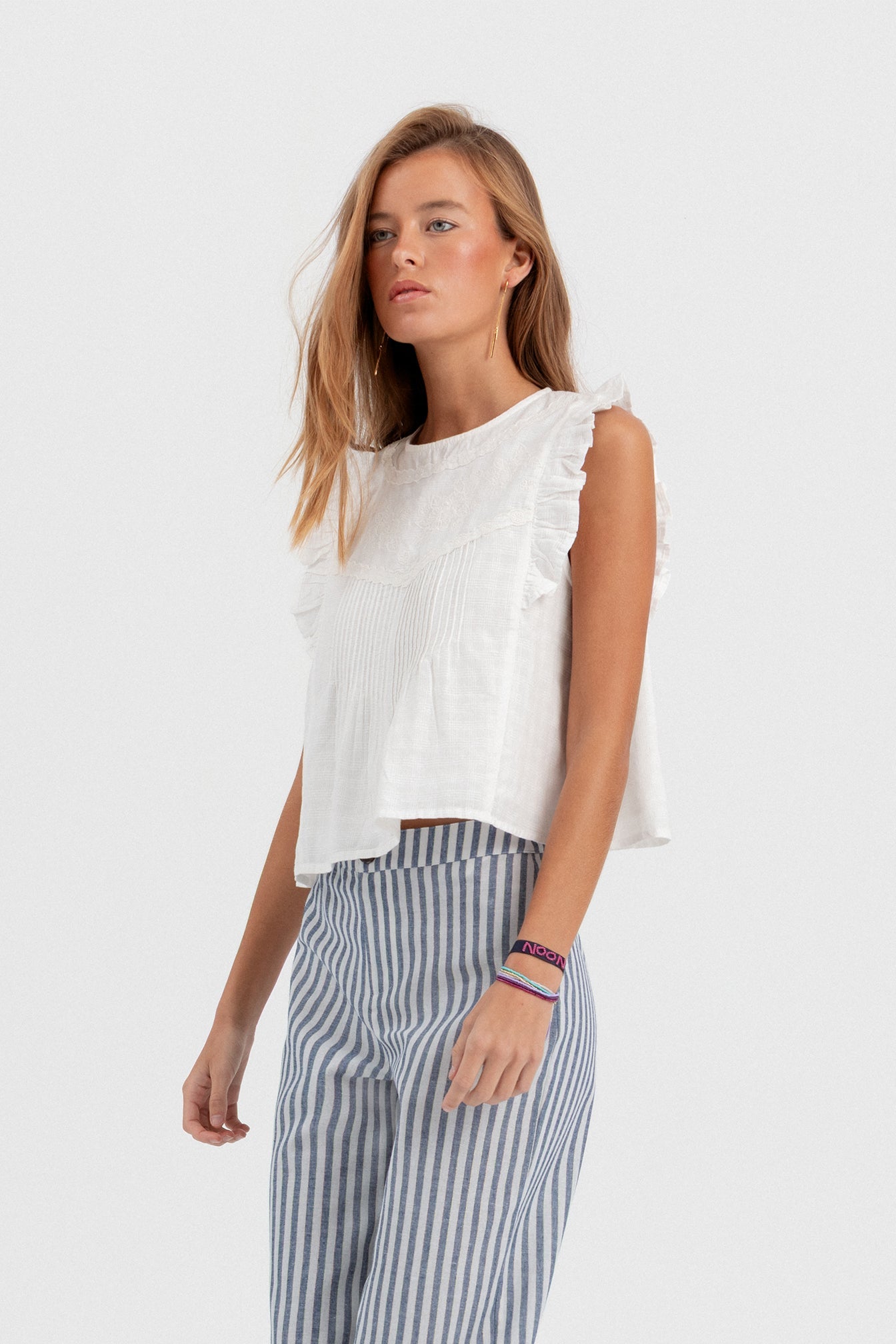 BLUSA BORDADA JARETAS