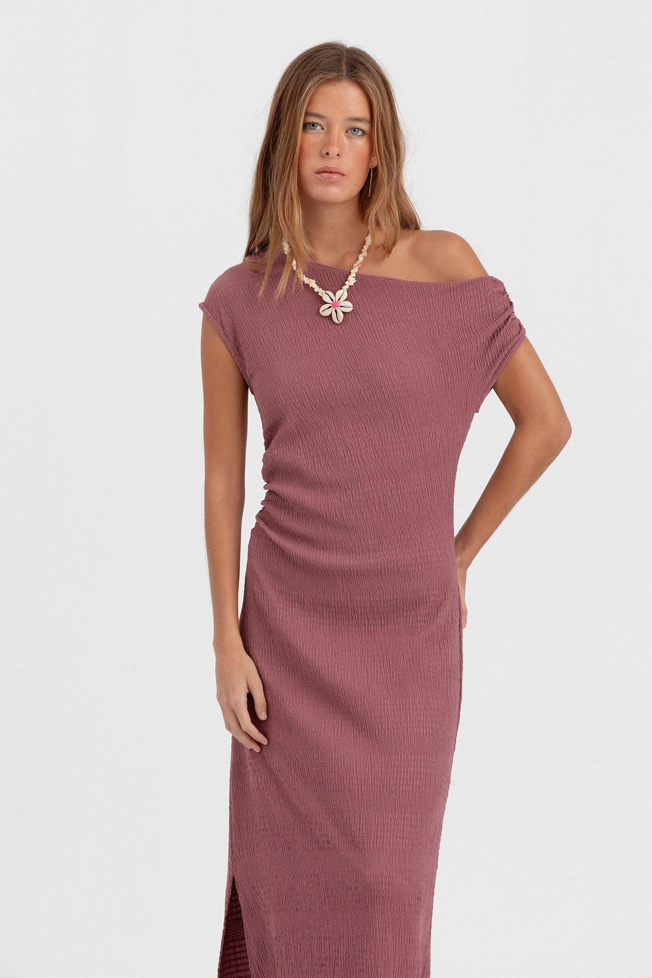 VESTIDO MIDI ASIMETRICO TEXTURA