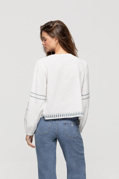 BLUSA BORDADOS CONTRASTE