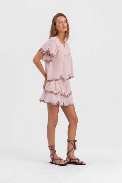 BLUSA FLUIDA BAJO BORDADO